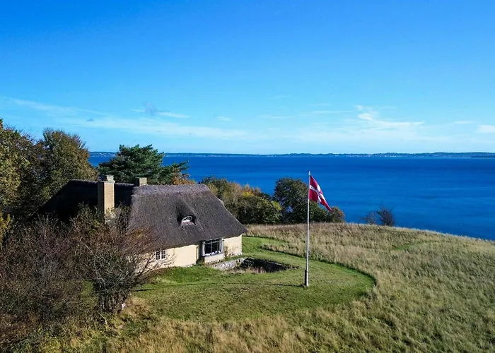 With View Of Ebeltoft Bay Semesterbostad