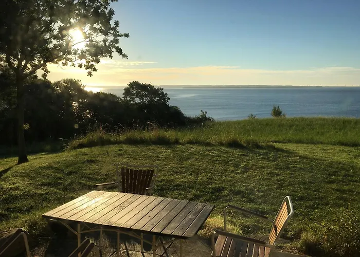 With View Of Ebeltoft Bay Semesterbostad